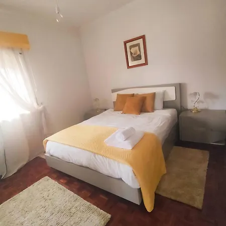 Vergikosk House - 4 Quartos Com Piscina Privada بومبارال